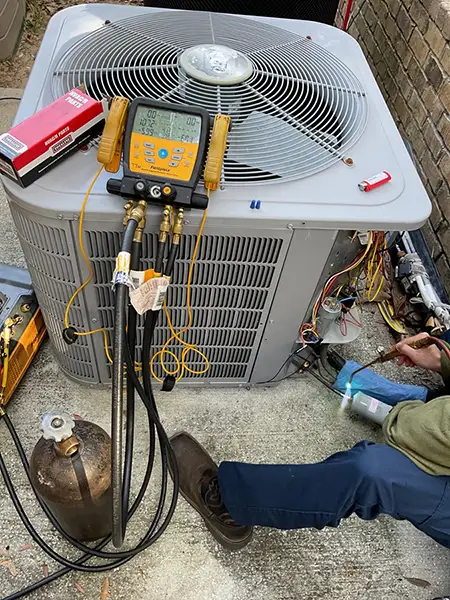 HVAC maintenance at customer's home in Fairhope | Fairhope, AL | Climate Masters Inc.